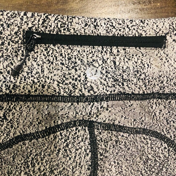 GUC bundle of 3 Lululemon leggings - Picture 4 of 16